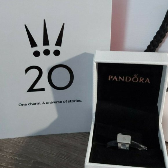 Pandora 2020 Limited Edition 20th Anniversary December House 799118C00 - Picture 6 of 7